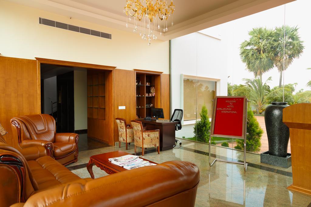 Hotel Gopalapuram International Pollāchi エクステリア 写真