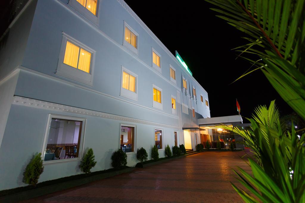 Hotel Gopalapuram International Pollāchi エクステリア 写真