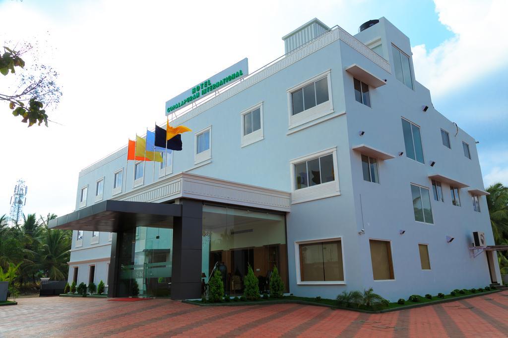 Hotel Gopalapuram International Pollāchi エクステリア 写真