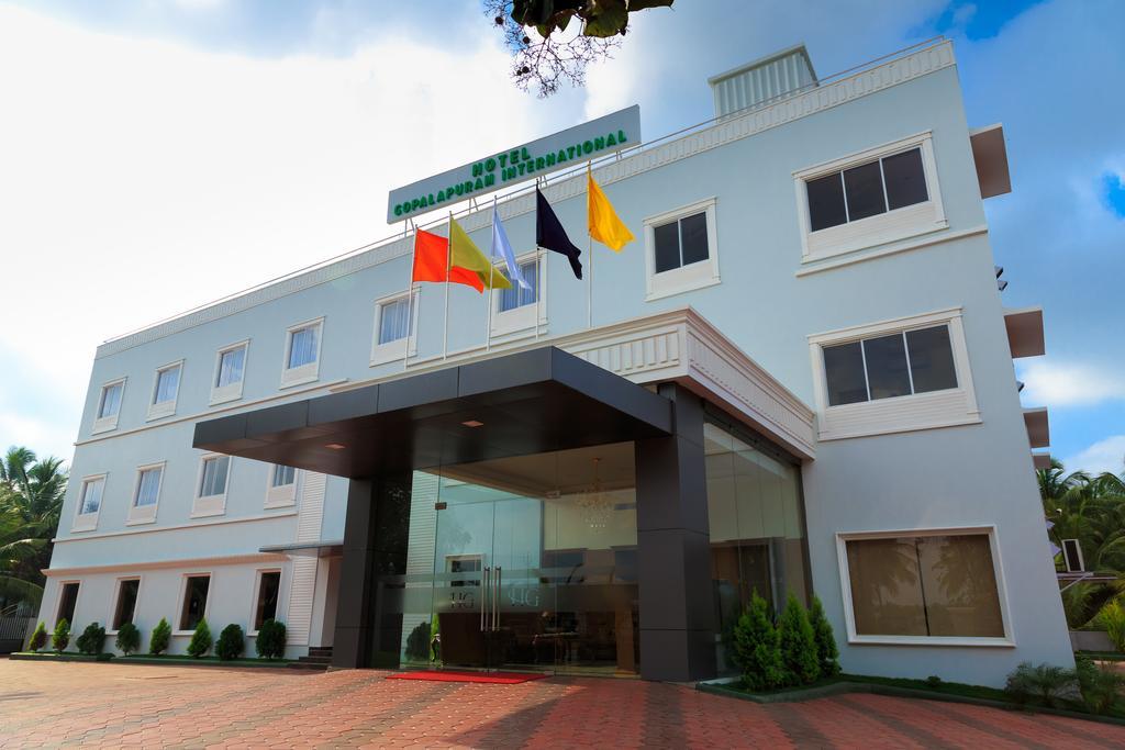 Hotel Gopalapuram International Pollāchi エクステリア 写真