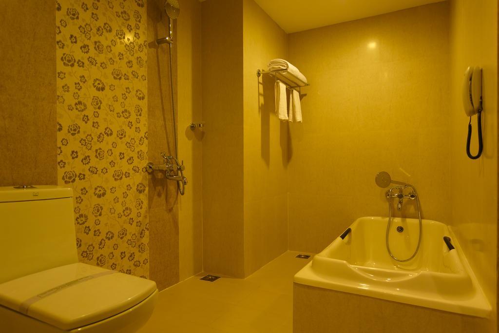 Hotel Gopalapuram International Pollāchi エクステリア 写真