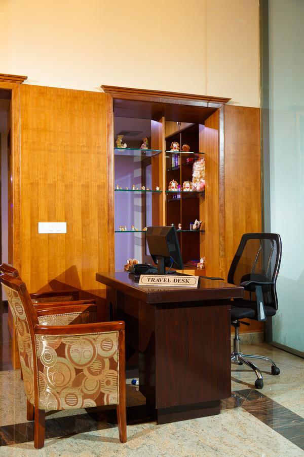 Hotel Gopalapuram International Pollāchi エクステリア 写真